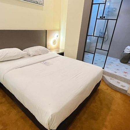 Oak Tree Urban Hotel Джакарта Экстерьер фото