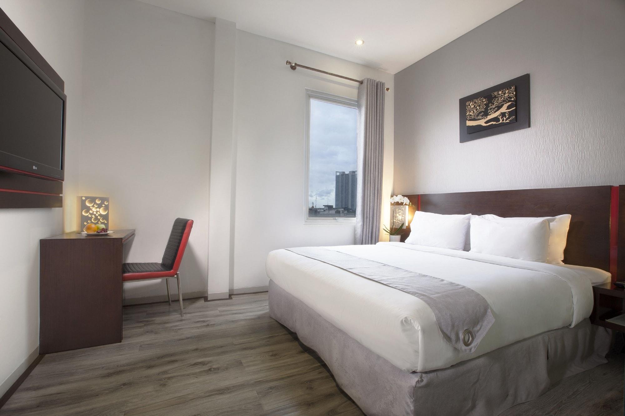 Oak Tree Urban Hotel Джакарта Экстерьер фото