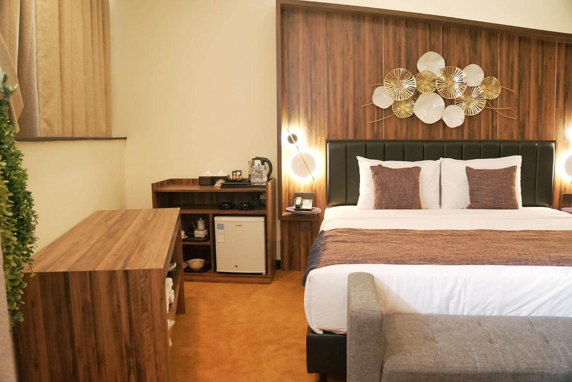 Oak Tree Urban Hotel Джакарта Экстерьер фото