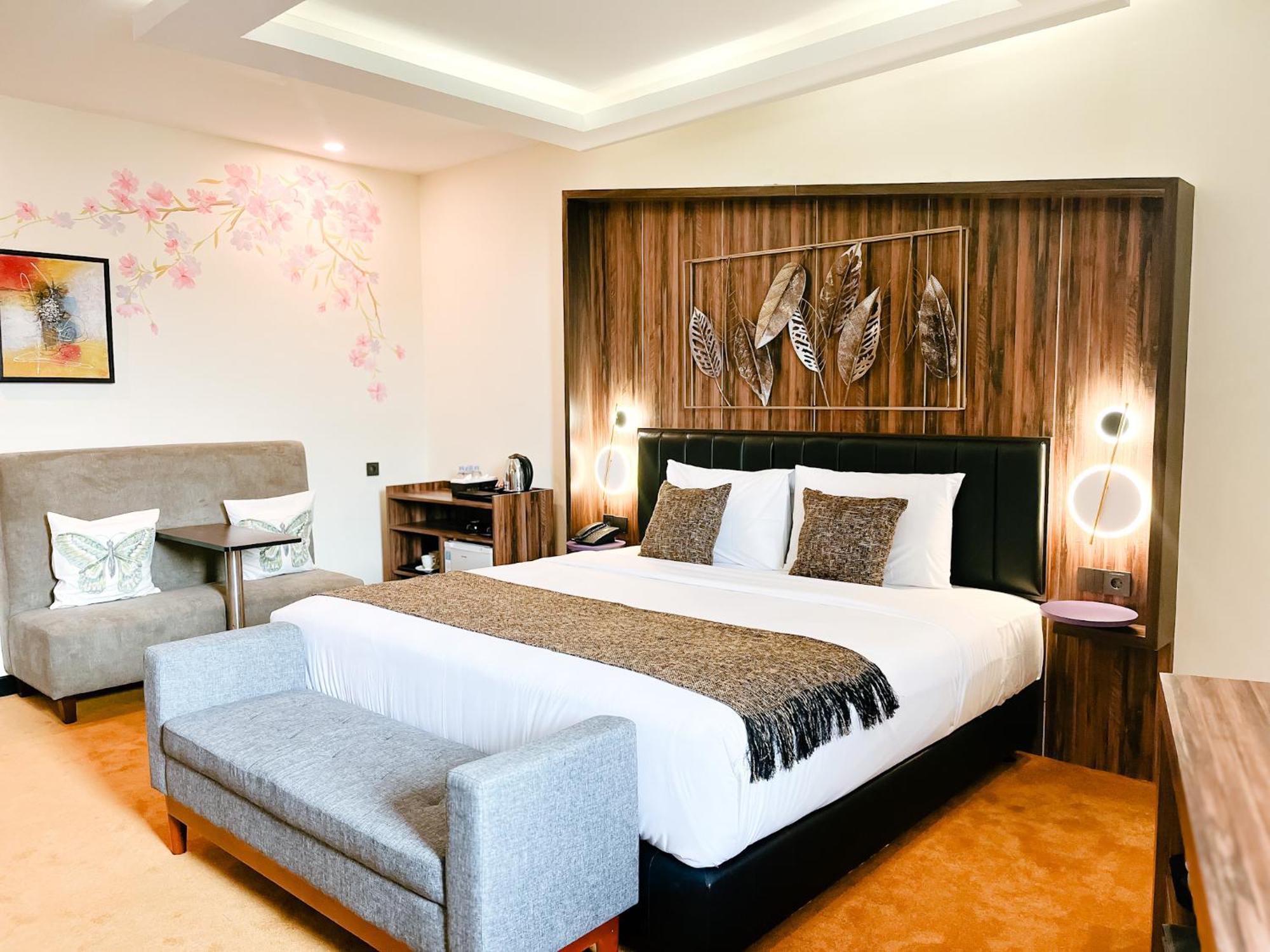 Oak Tree Urban Hotel Джакарта Экстерьер фото