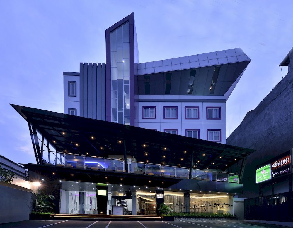 Oak Tree Urban Hotel Джакарта Экстерьер фото